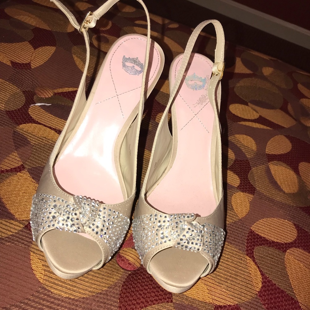 Cute Heels - image 5